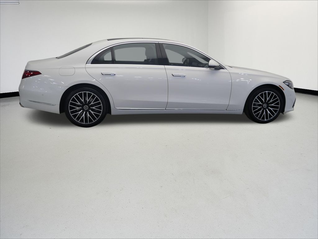 Thumbnail: 2022 Mercedes-Benz S-Class - 6