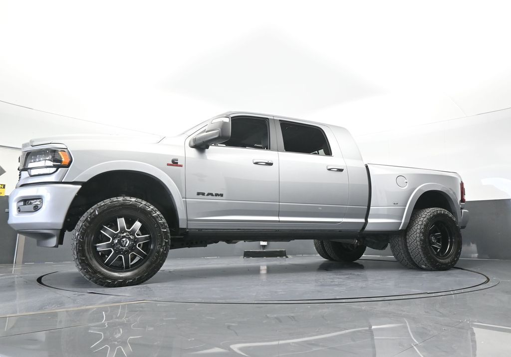 Used 2024 Billet Silver Metallic Clearcoat Ram Limited image 59