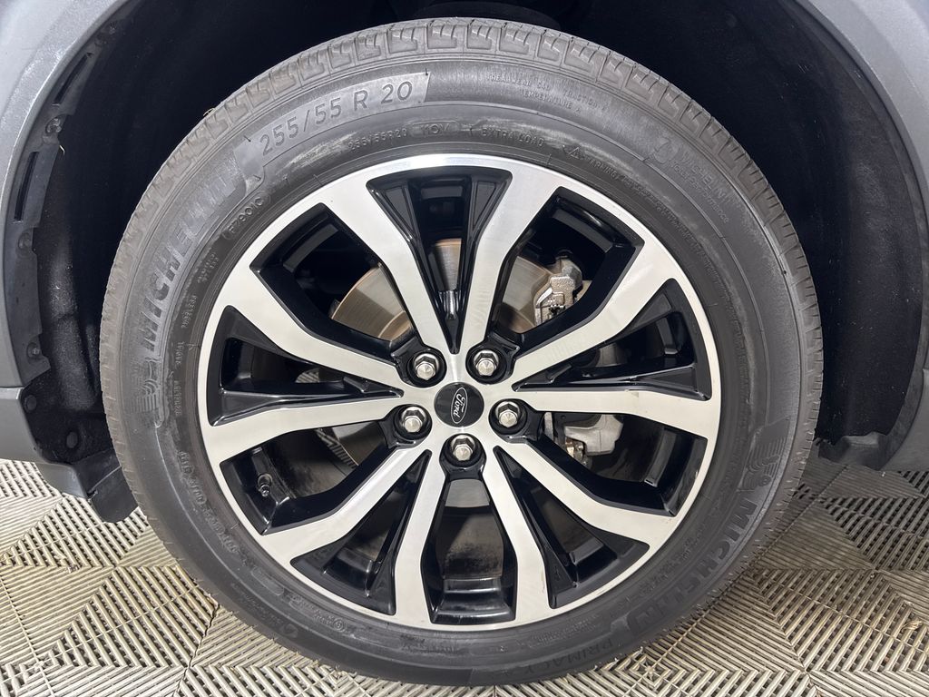 2022 Atlas Blue Metallic Ford Explorer ST-Line RWD SUV