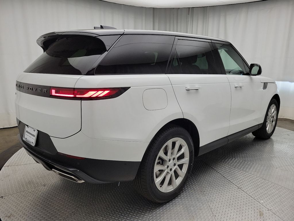 2024 Land Rover Range Rover Sport SE 3