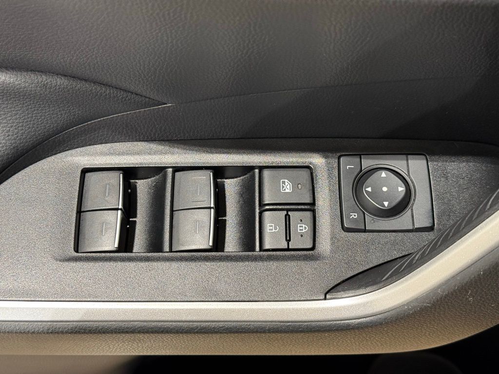 Thumbnail: 2022 Toyota RAV4 - 16