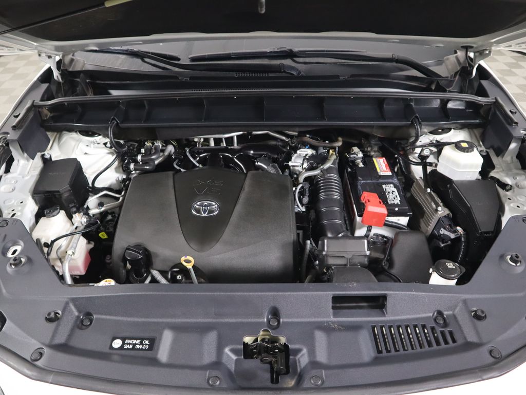 2020 Toyota Highlander XLE 29
