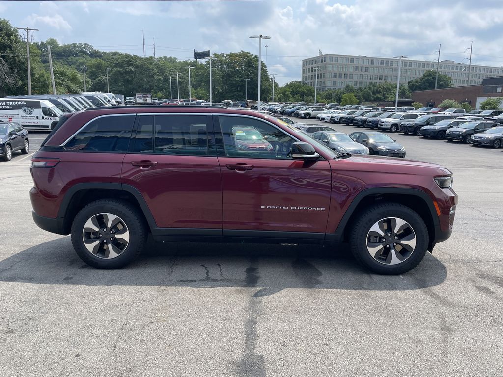 Used 2024 Jeep Grand Cherokee SUV