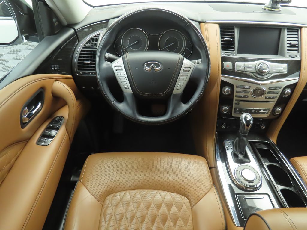 2019 INFINITI QX80 Luxe 10