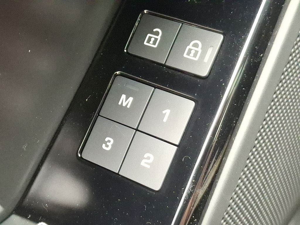 Thumbnail: 2026 Land Rover Range Rover Velar - 17