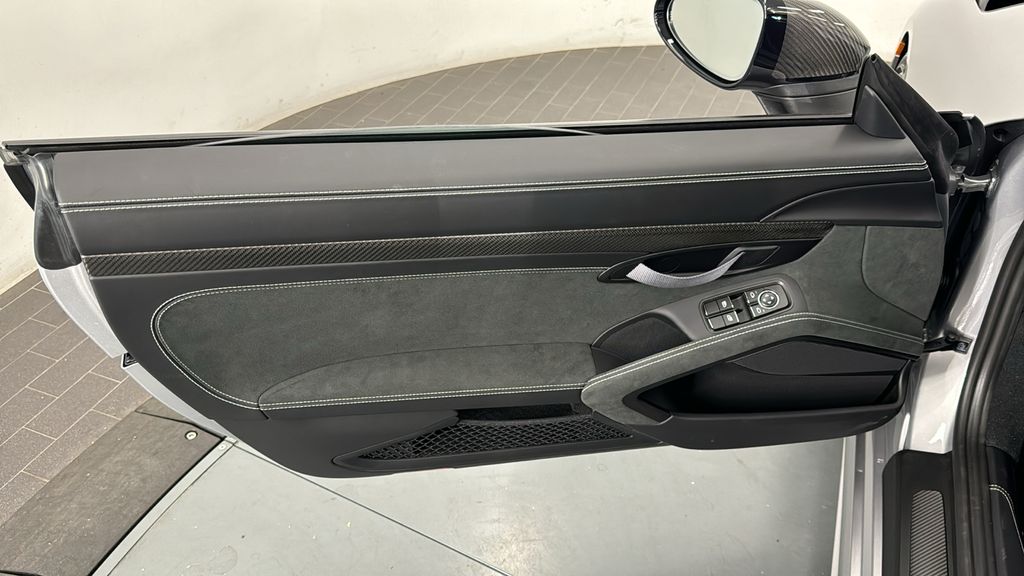 Thumbnail: 2025 Porsche 718 Cayman - 32