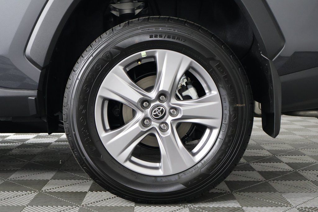 Thumbnail: 2025 Toyota RAV4 - 16