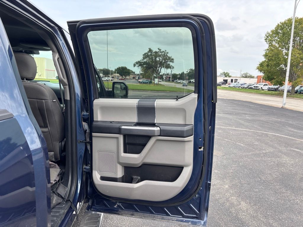 2020 Blue Ford F-150 XLT 4X4 Truck