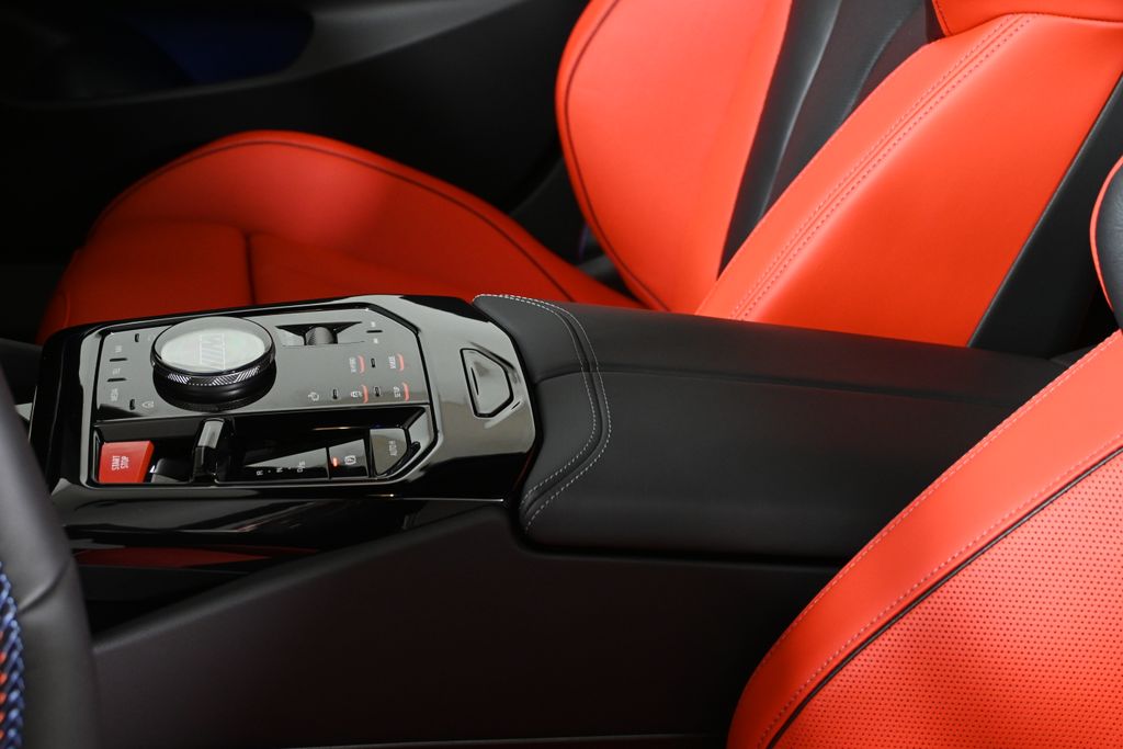 Thumbnail: 2026 BMW M5 - 26