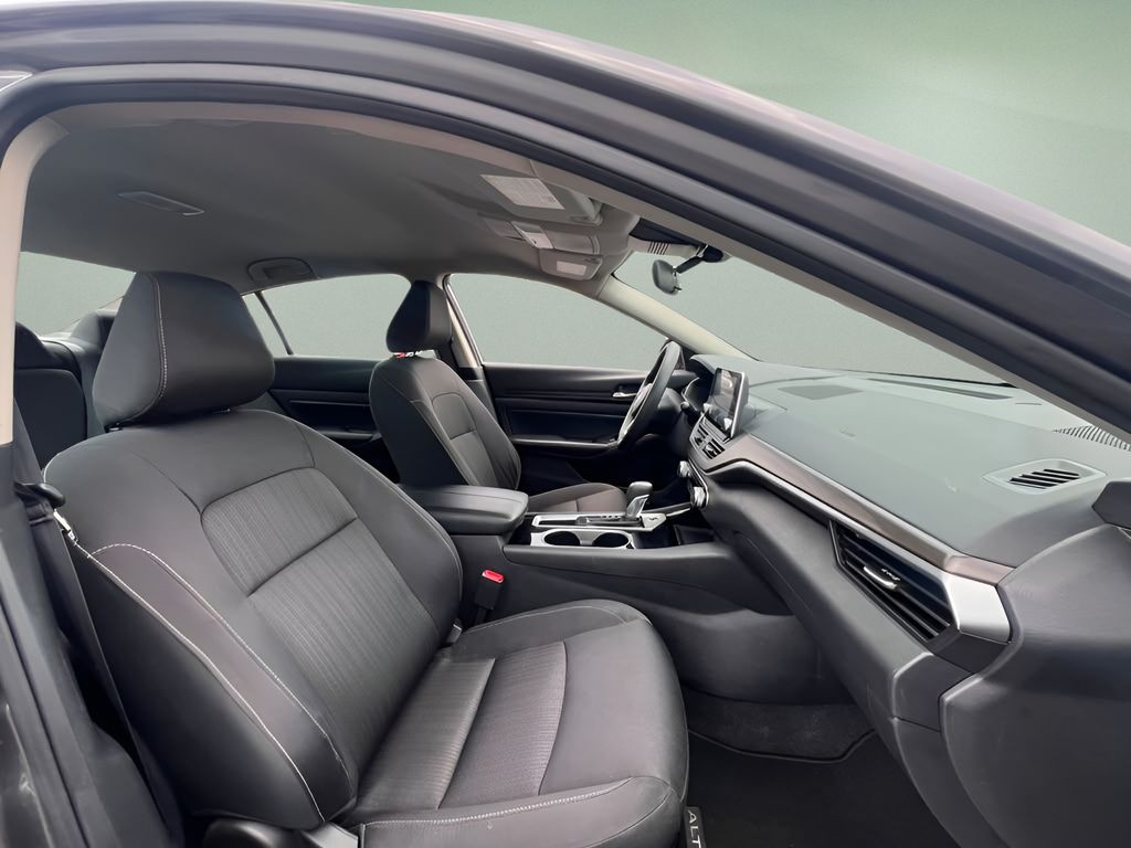 Used 2024 Nissan Altima Sedan