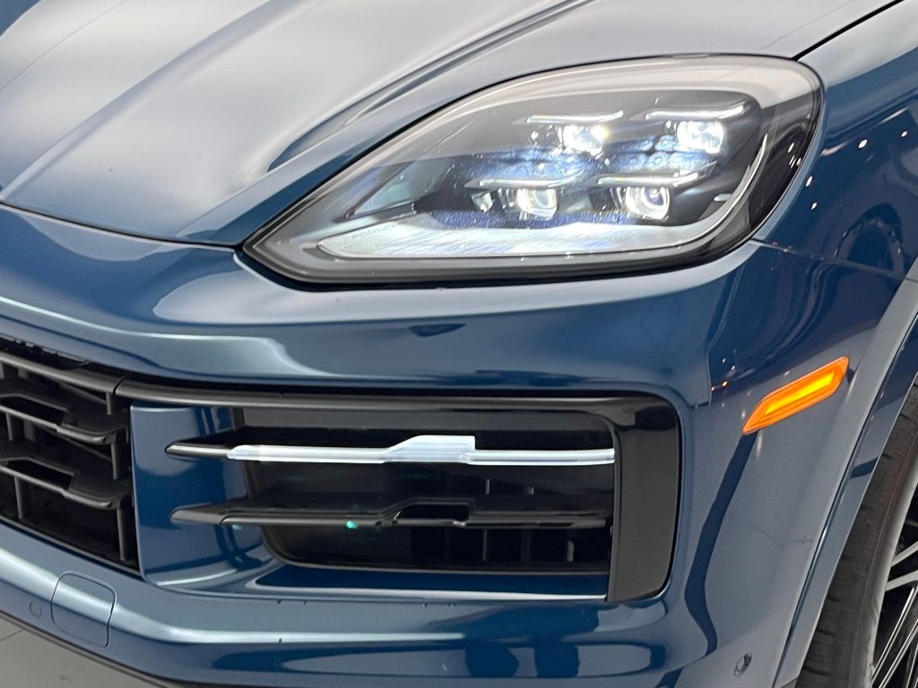 Thumbnail: 2026 Porsche Cayenne - 30