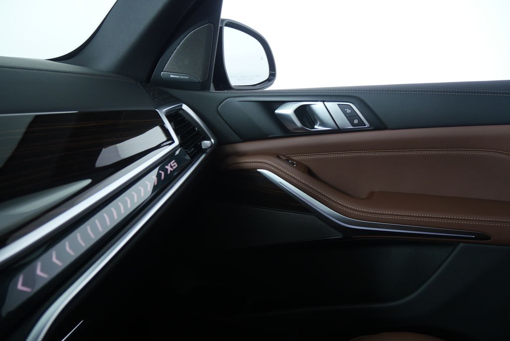 Thumbnail: 2026 BMW X5 - 24