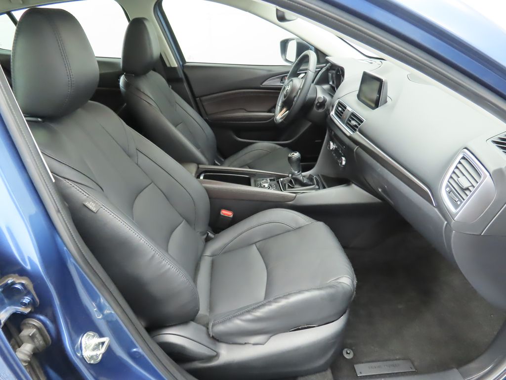 Thumbnail: 2018 Mazda Mazda3 - 20