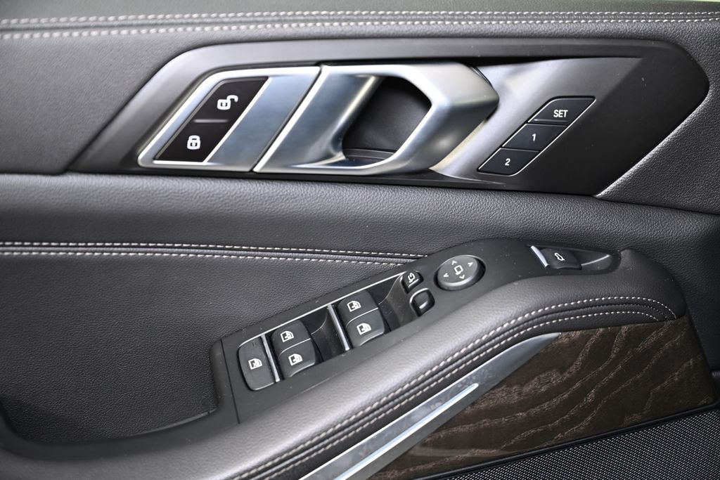 Thumbnail: 2022 BMW X5 - 22