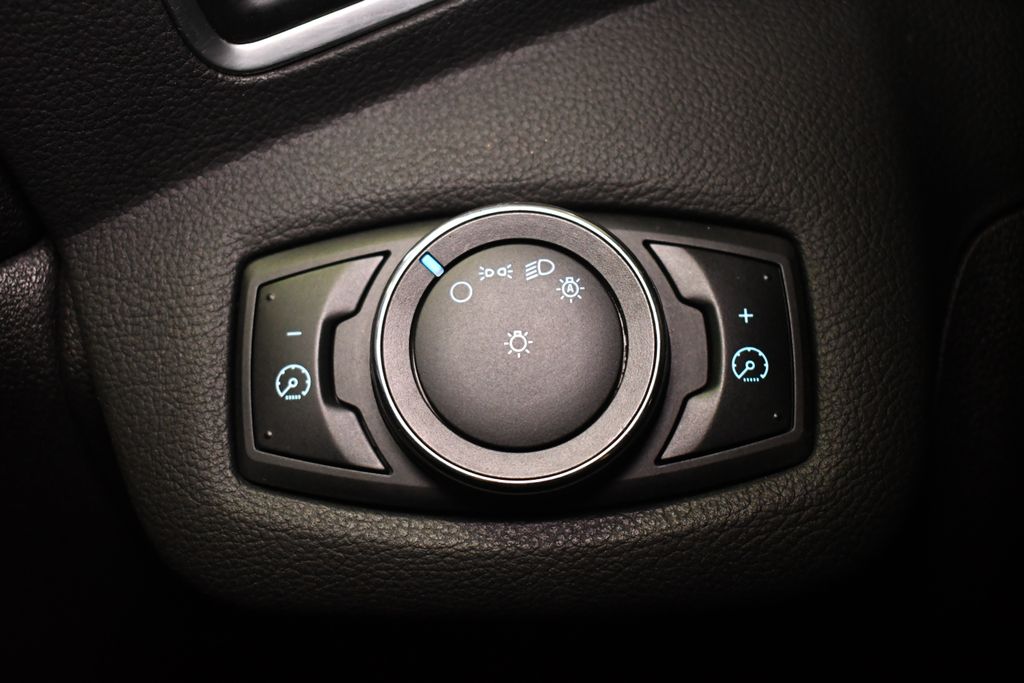 Thumbnail: 2013 Ford C-Max - 19