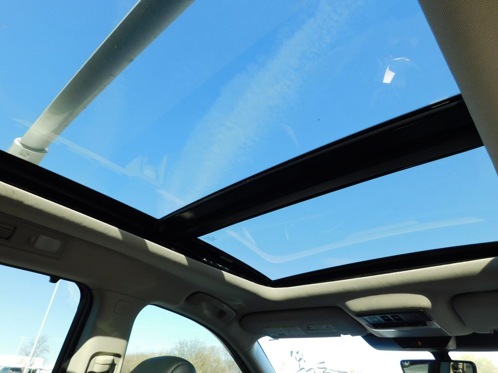 Thumbnail: 2023 Nissan Pathfinder - 6