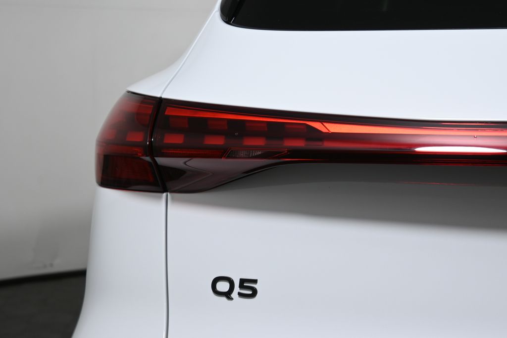 Thumbnail: 2025 Audi Q5 - 12