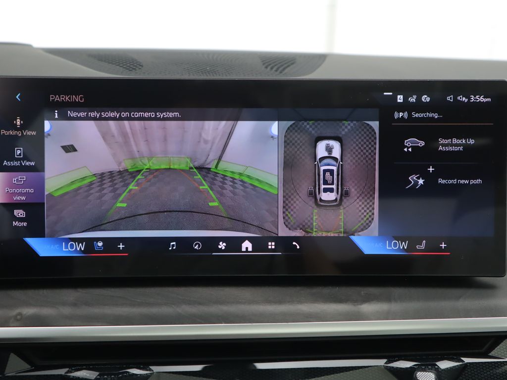 Thumbnail: 2026 BMW X7 - 15