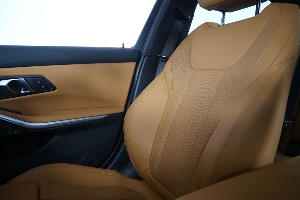 Thumbnail: 2024 BMW 3 Series - 28