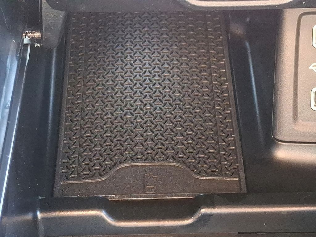 Thumbnail: 2025 Mercedes-Benz GLC - 17