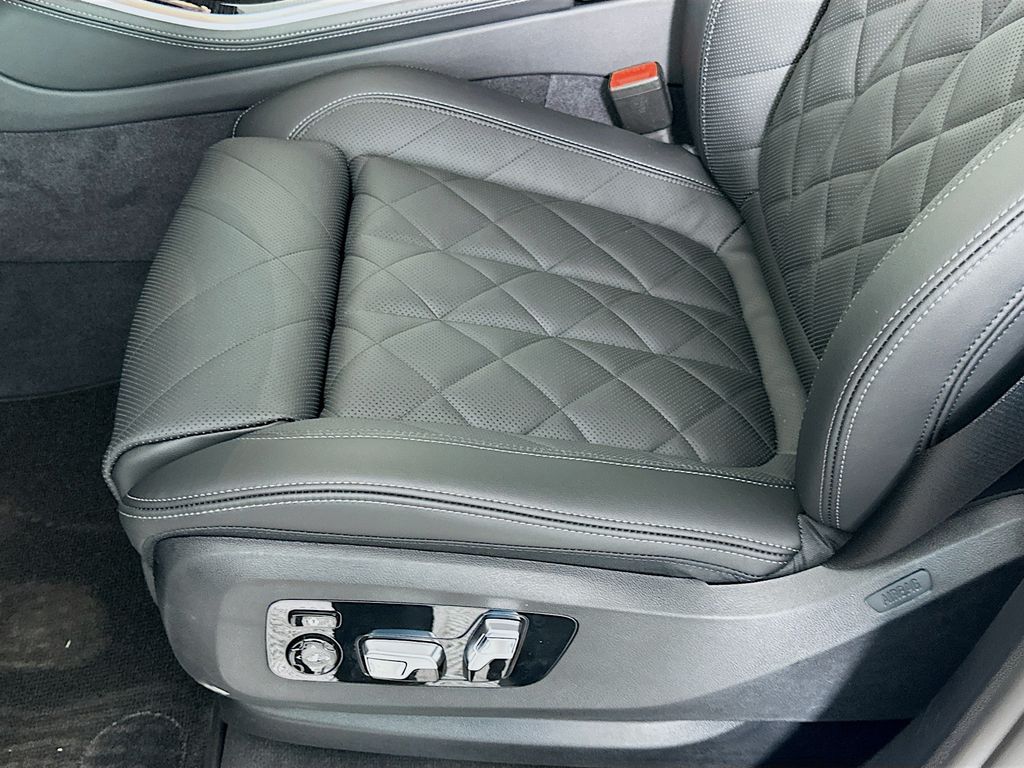 Thumbnail: 2026 BMW X5 - 21