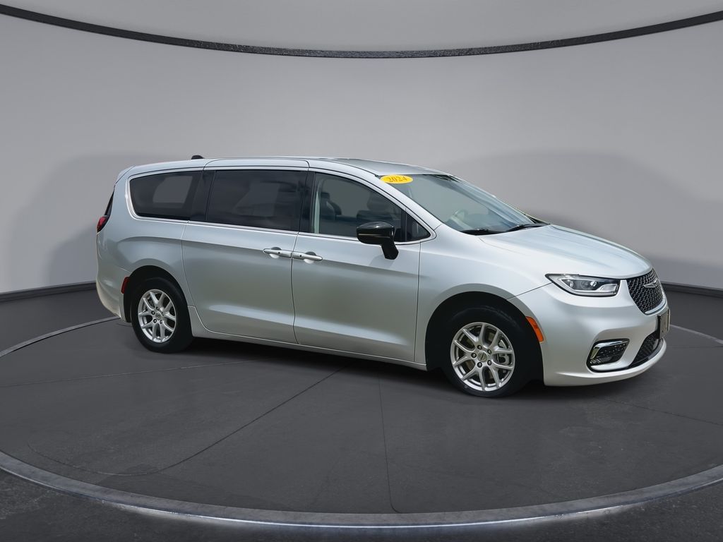 Thumbnail: 2024 Chrysler Pacifica - 2