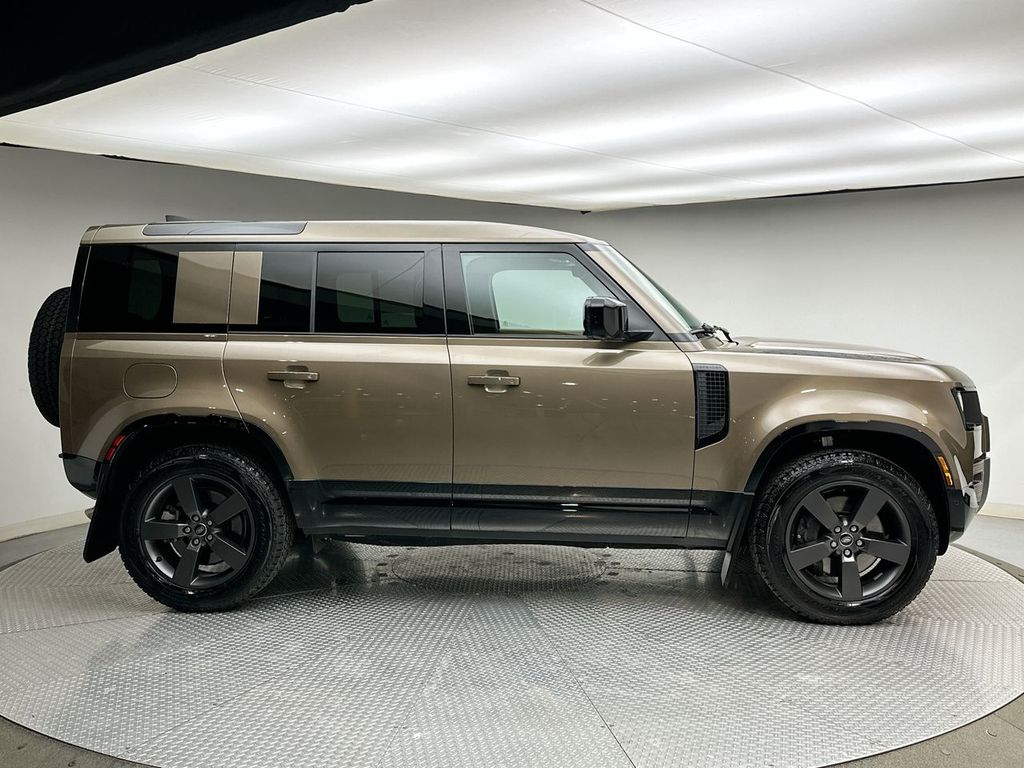 Thumbnail: 2025 Land Rover Defender - 14