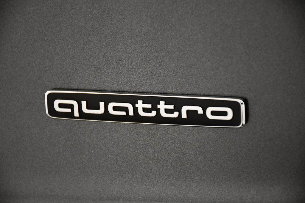 Thumbnail: 2026 Audi Q8 - 10