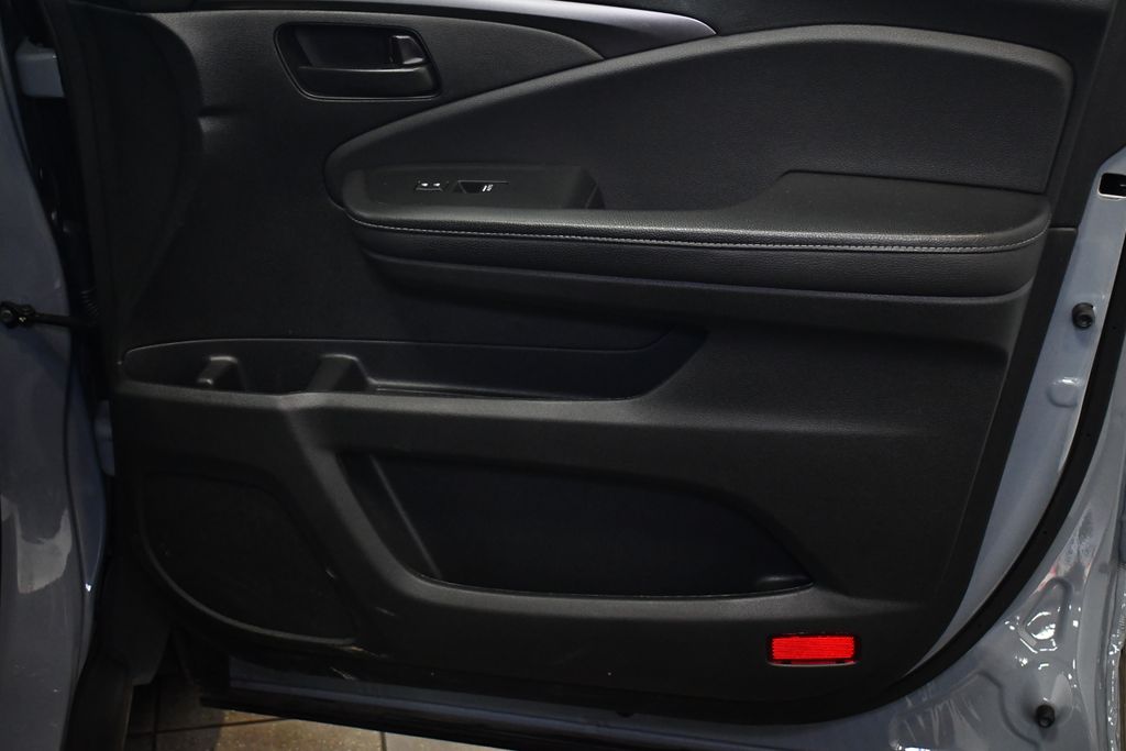 Thumbnail: 2023 Honda Passport - 31