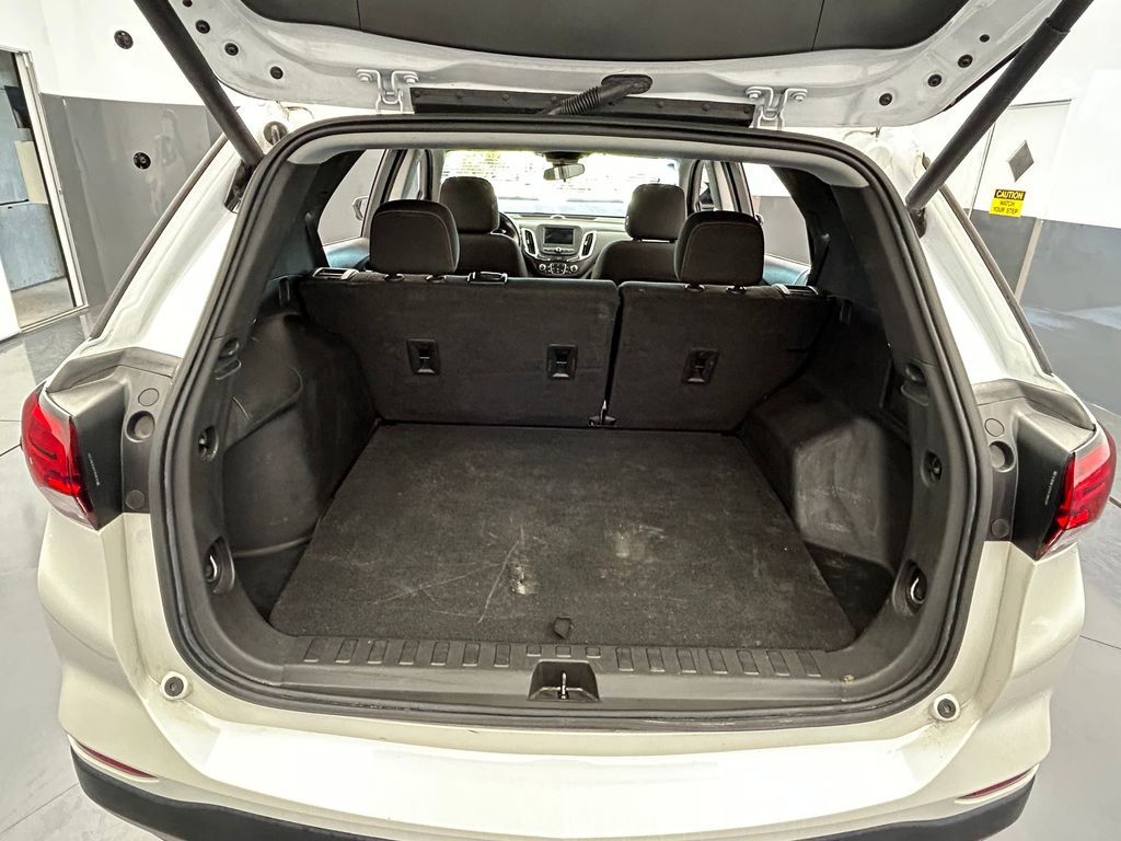 Used 2022 Iridescent Pearl Tricoat Chevrolet LT image 40