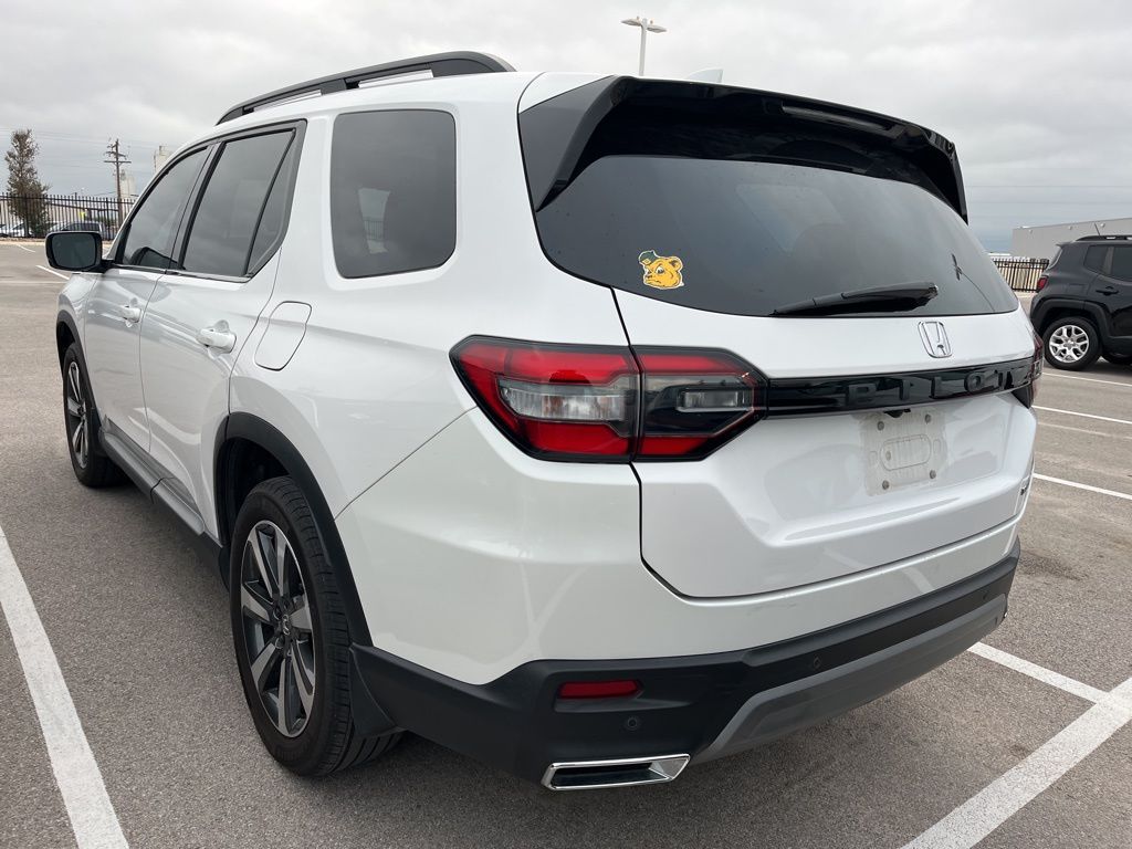 Thumbnail: 2023 Honda Pilot - 4