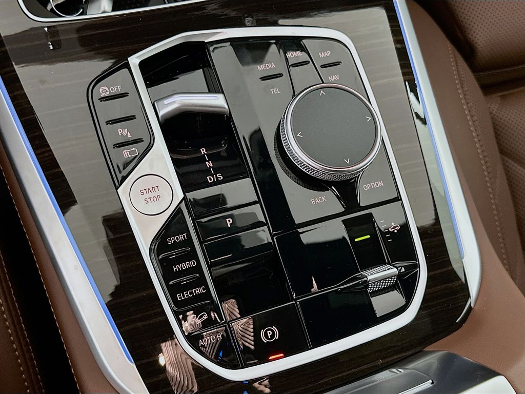 2026 BMW X5 xDrive50e 15