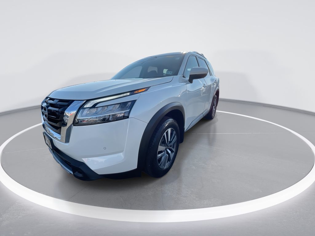 View vehicle photo 4