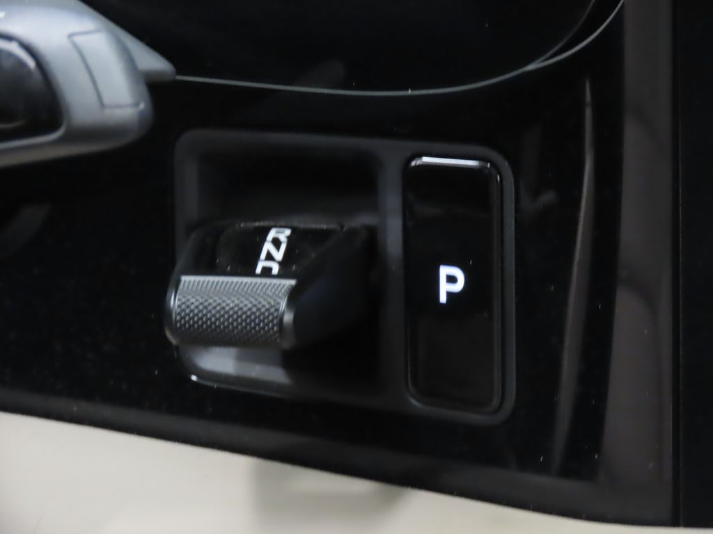 Thumbnail: 2023 Porsche Taycan - 24