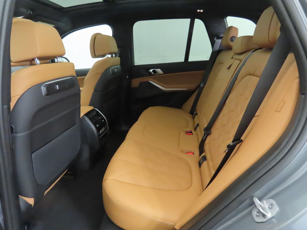 Thumbnail: 2026 BMW X5 - 22