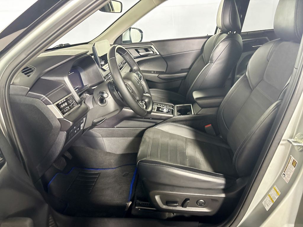 2024 Mitsubishi Outlander PHEV SE