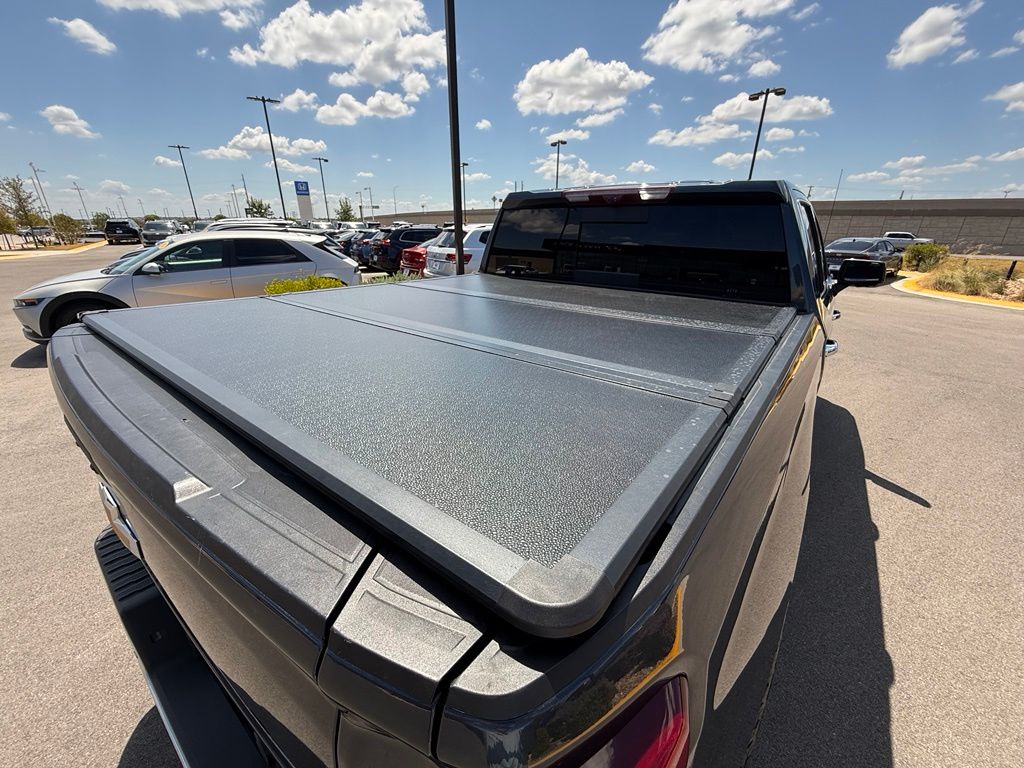 Thumbnail: 2021 Chevrolet Silverado 1500 - 14