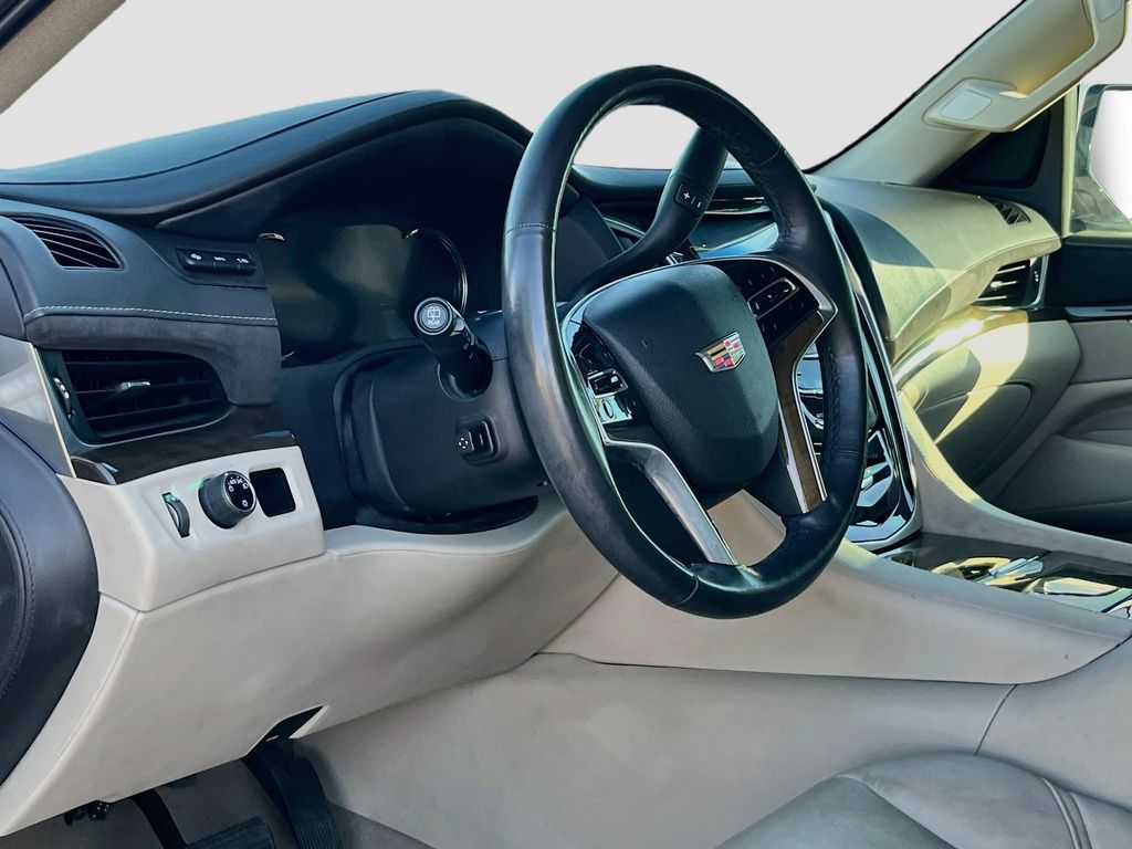Used 2019 White Cadillac Luxury image 9
