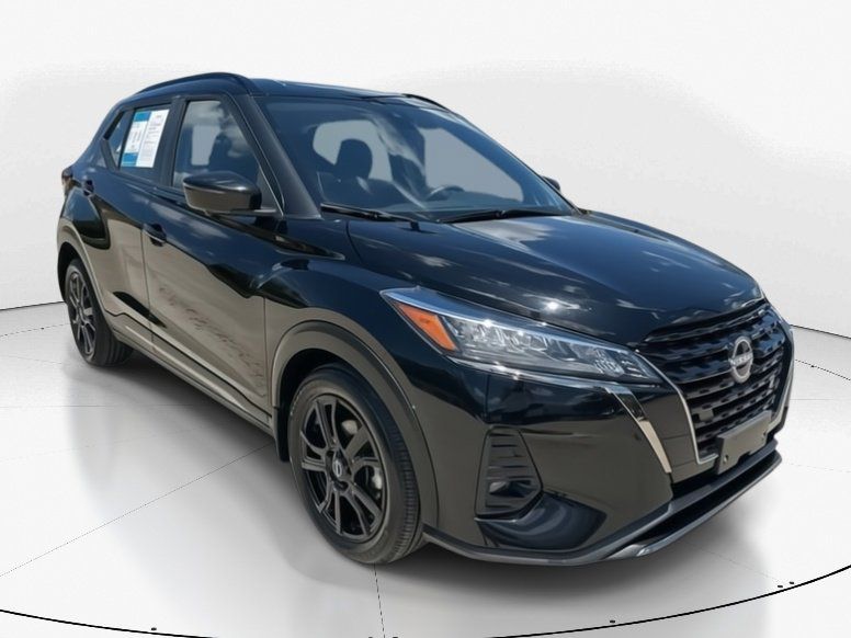 2023 Super Black Nissan Kicks SR FWD SUV