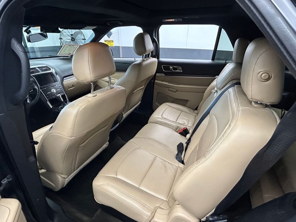 Used 2017 Shadow Black Ford Limited image 39