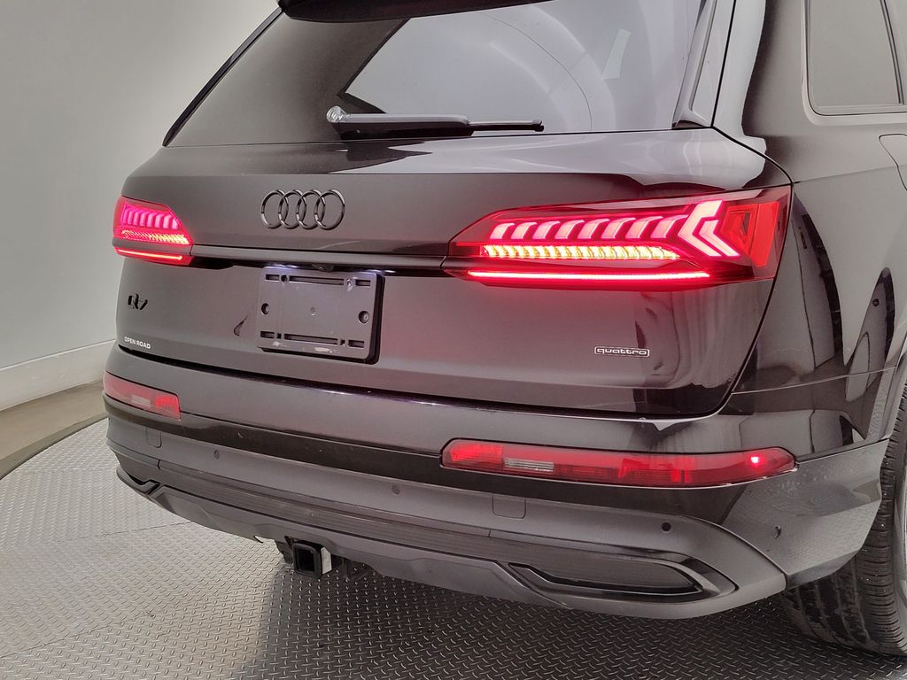 Thumbnail: 2024 Audi Q7 - 7