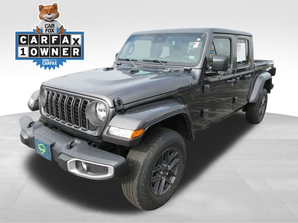 Gray (Granite Crystal Metallic Clearcoat) 2024 Jeep Gladiator Sport Crew Cab 4WD Pickup Truck Four-Wheel Drive 8-Speed Automatic