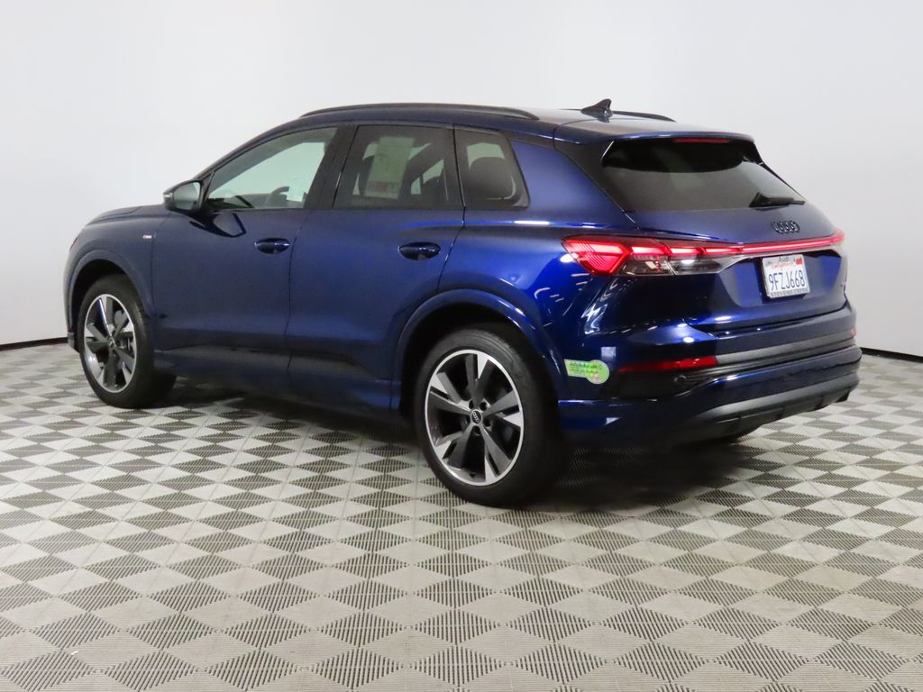 Thumbnail: 2023 Audi Q4 e-tron - 3