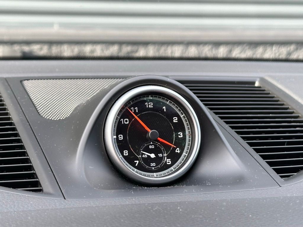 Thumbnail: 2016 Porsche Macan - 32