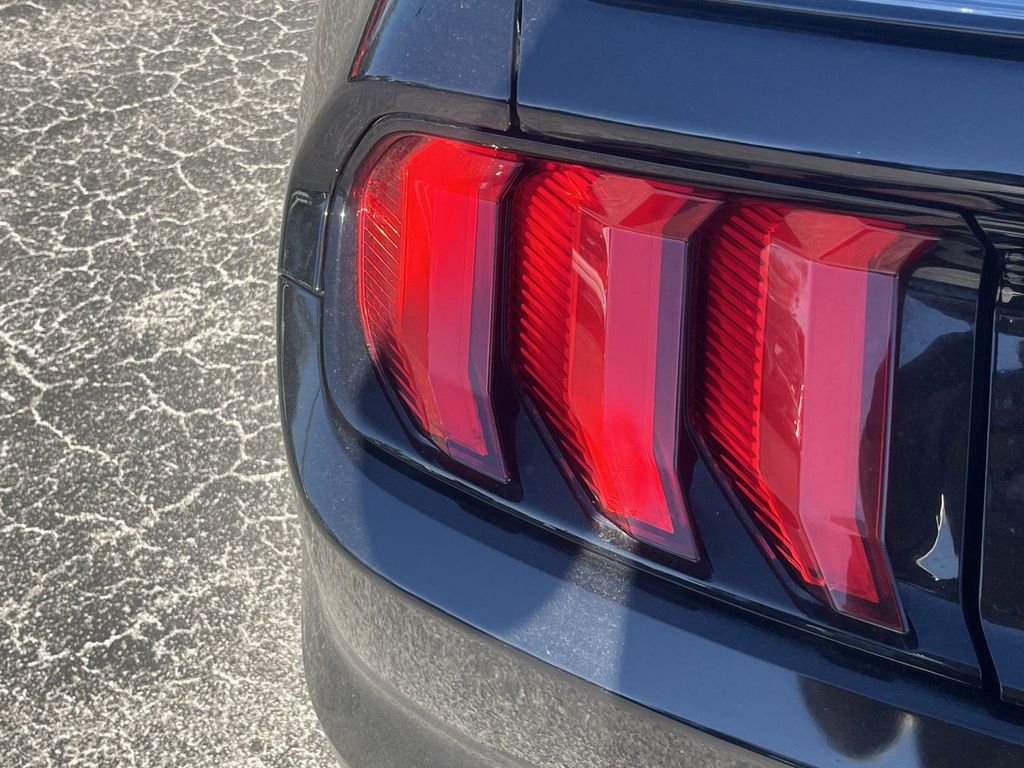 2020 Ford Mustang EcoBoost 9