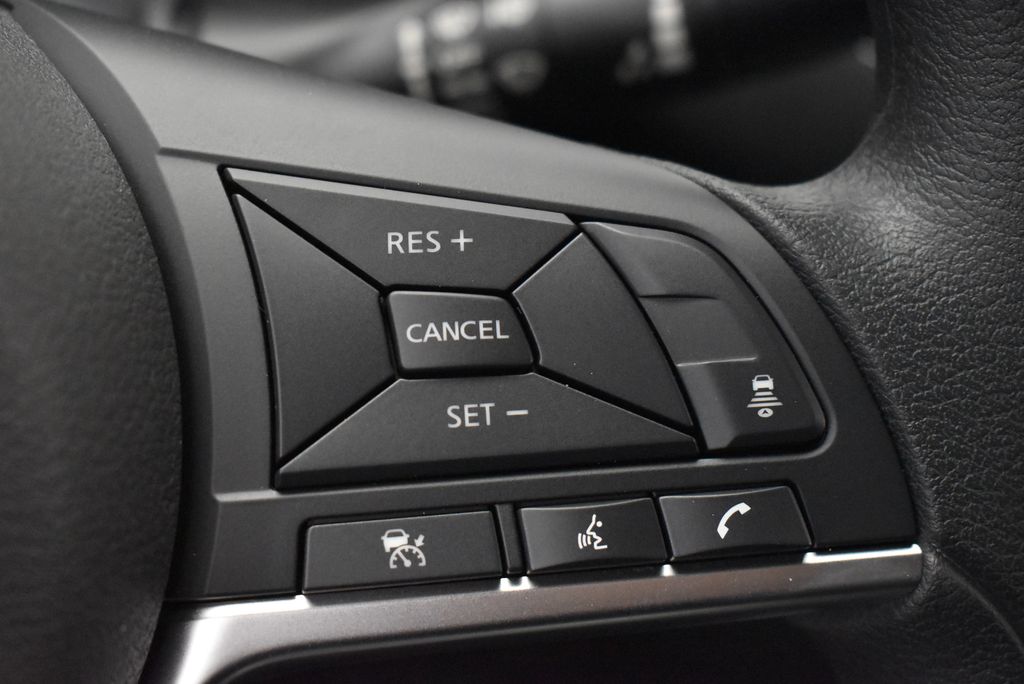 2025 Nissan Sentra SV 18