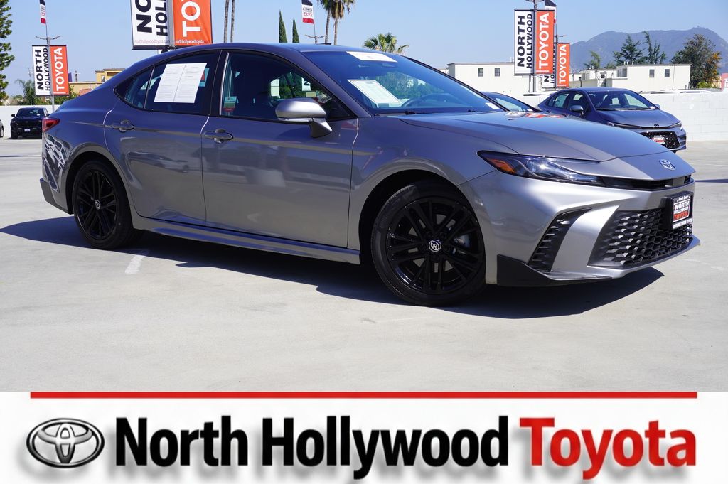 2025 Toyota Camry SE FWD