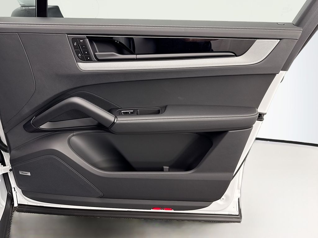 Thumbnail: 2026 Porsche  - 26