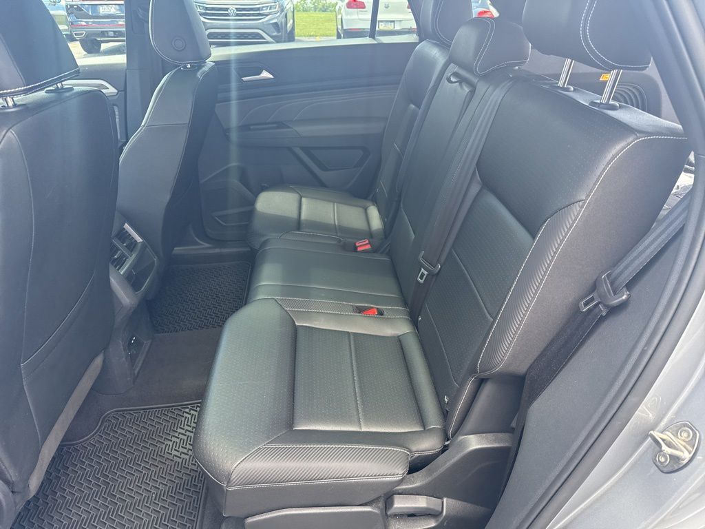 2023 Volkswagen Atlas Cross Sport 2.0T SE w/Technology Silver at Subaru and VW of Moon Township