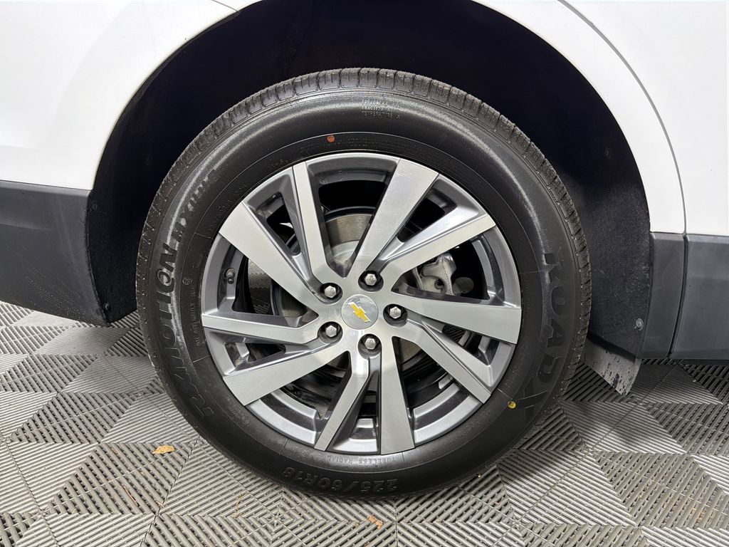 used 2022 Chevrolet Equinox car, priced at $21,500